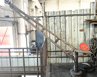 利用手搖絞盤(pán)自制升降機案例